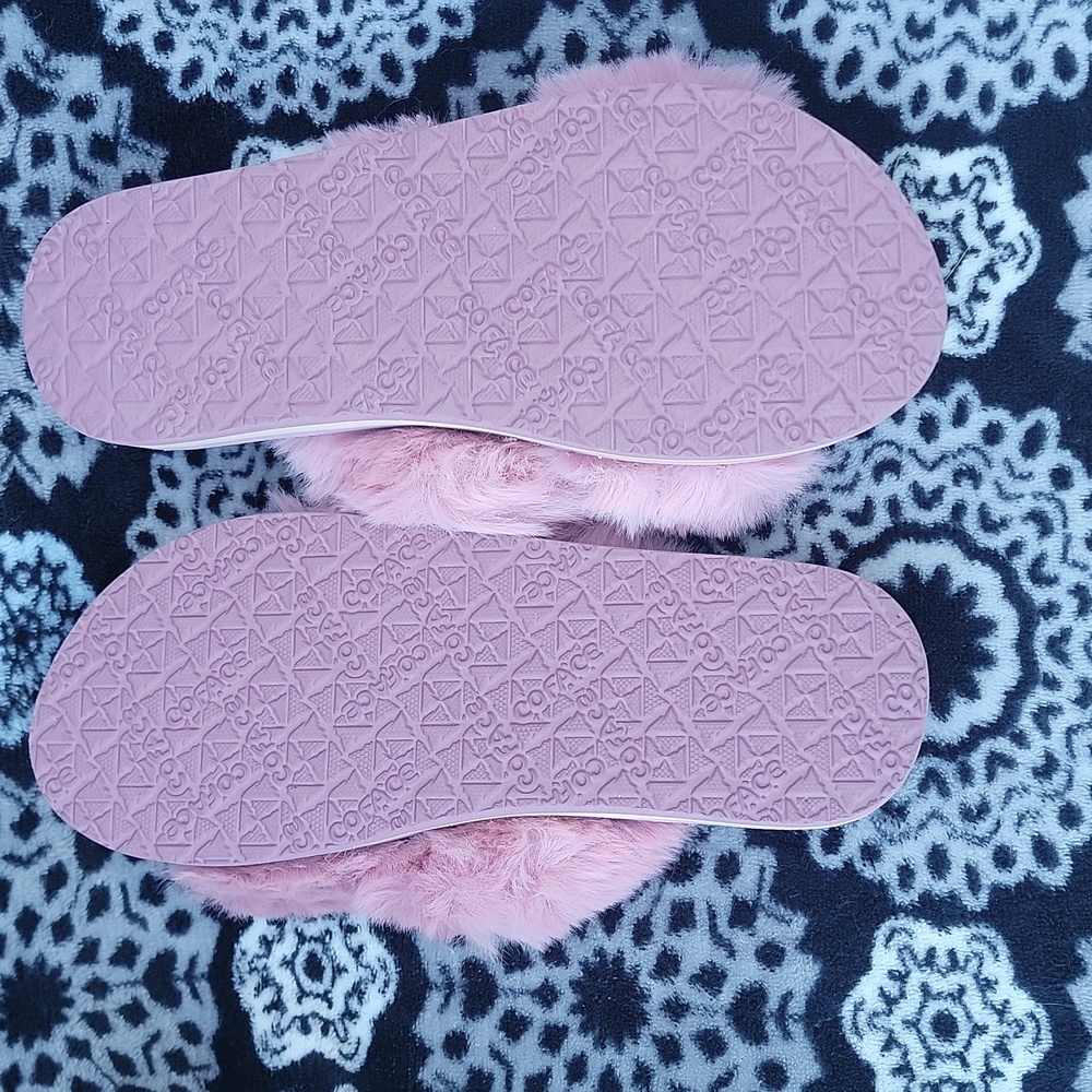 Fluffy Faux Fur Pink Slide Sandals Sz 7 - Picture 3 of 3